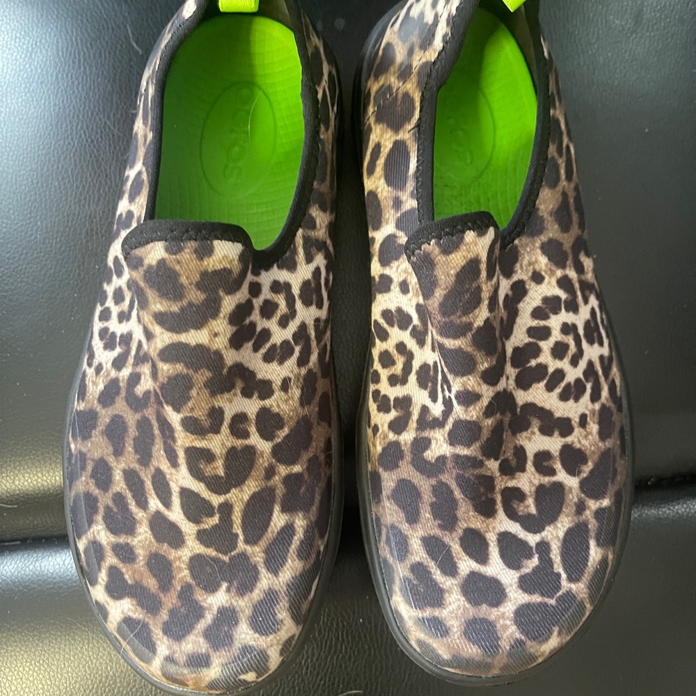 OOFOS Brown and Black Sneakers with Leopard Print